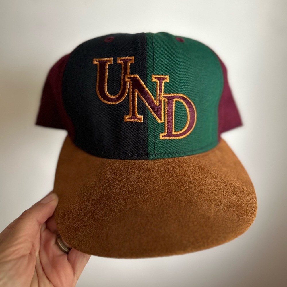 Vintage UND Adjustable Hat